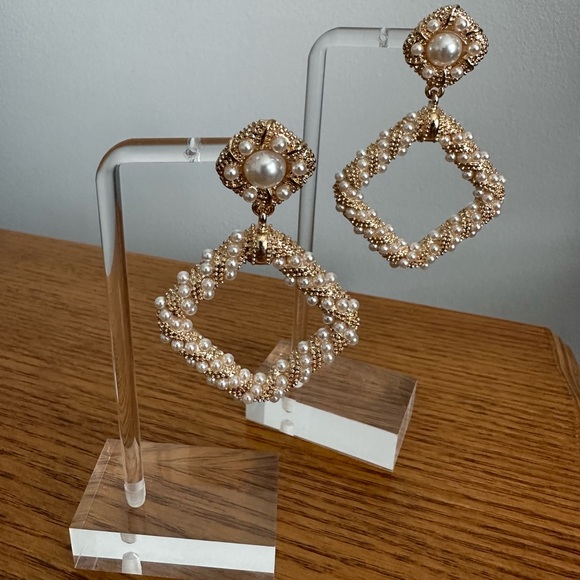 Jewelry - Versace inspired gold/Pearl earrings
